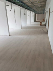 Pavimento ligero de pvc en Clinica Miraflores