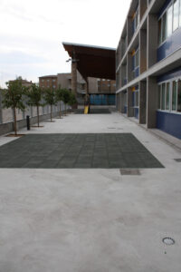 Colegio Marianistas de Zaragoza pavimento Linoleo